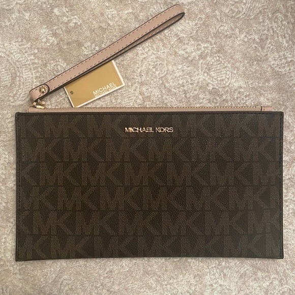 Brand New Michael Kors Brown & Soft Pink Logo Large Zippered Clutch Wristlet - Picture 2 of 15
